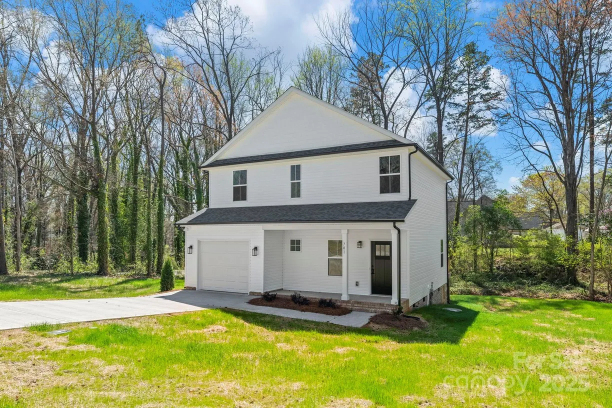 Charlotte Real Estate | View 701 Applewood Street | Listing
