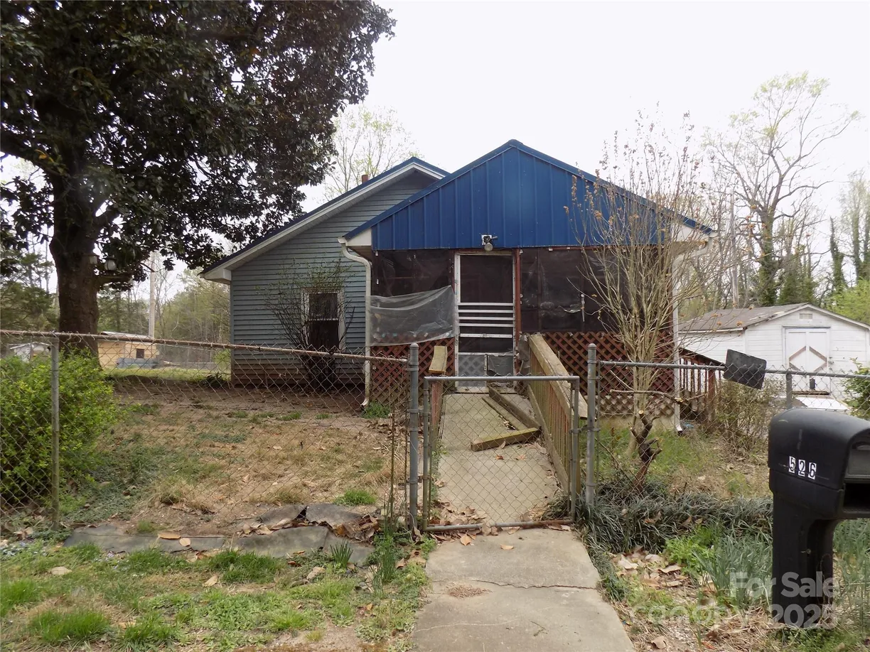 Charlotte Real Estate | View 526 Peaceful Leaf Lane | 2 Beds, 1 Bath