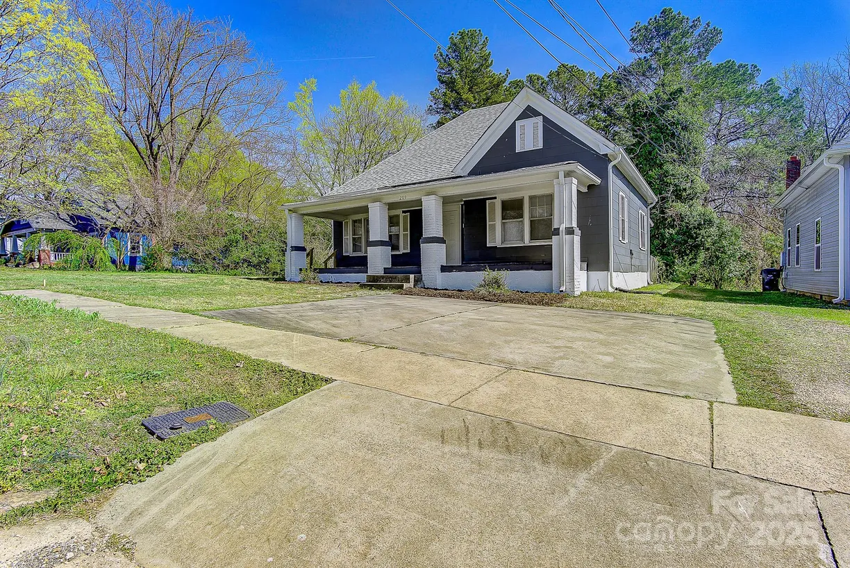 Charlotte Real Estate | View 209 N Yadkin Avenue | Listing