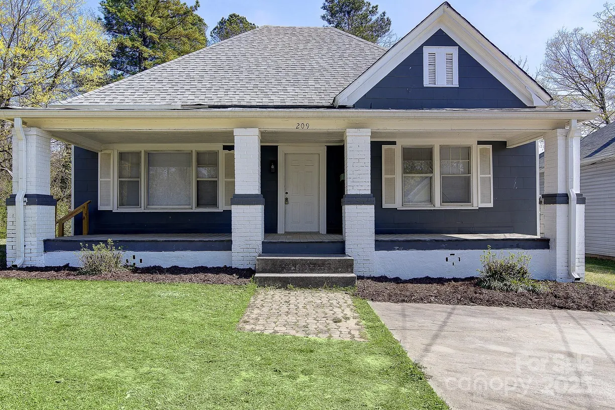 Charlotte Real Estate | View 209 N Yadkin Avenue | Listing