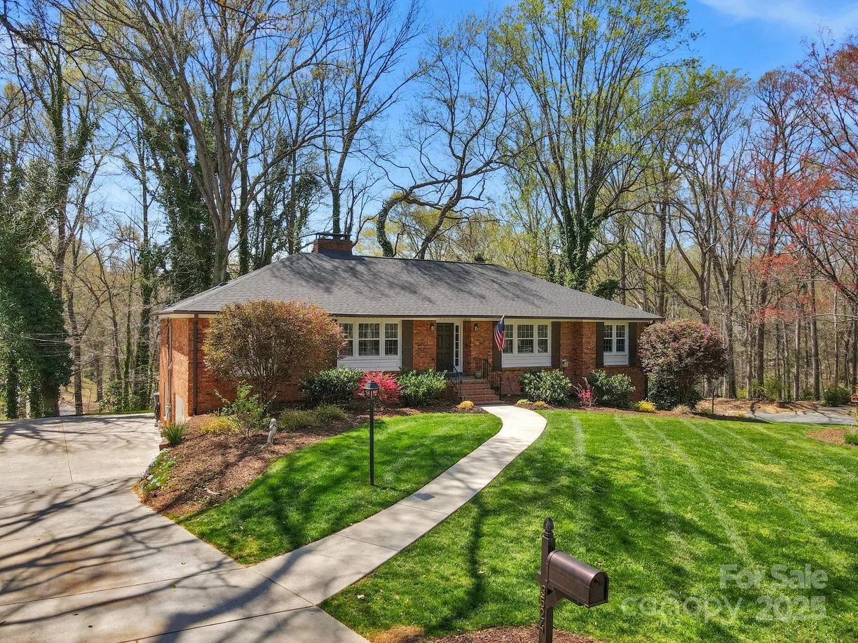 Charlotte Real Estate | View 3524 Johnny Cake Lane | 5 Beds, 3 Baths