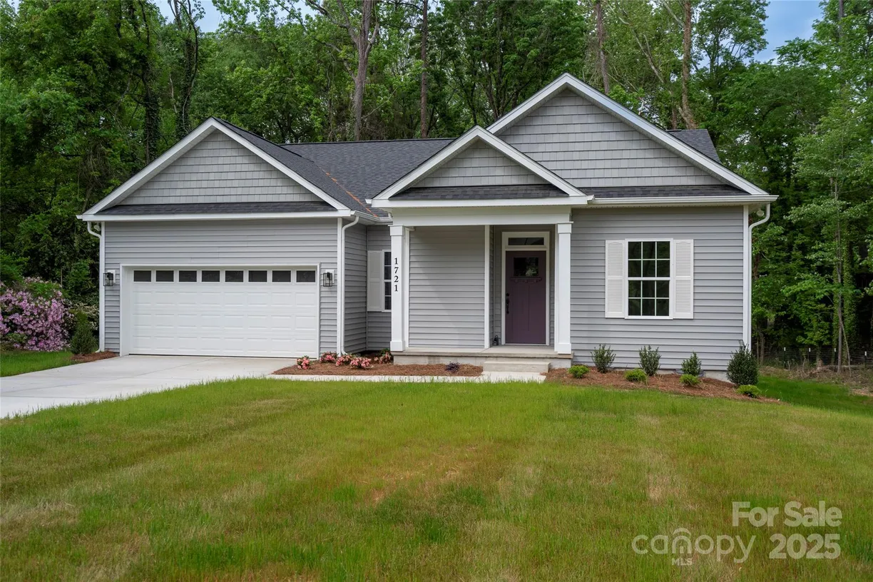 Charlotte Real Estate | View 1721 Balfour Lane | 3 Beds, 2 Baths