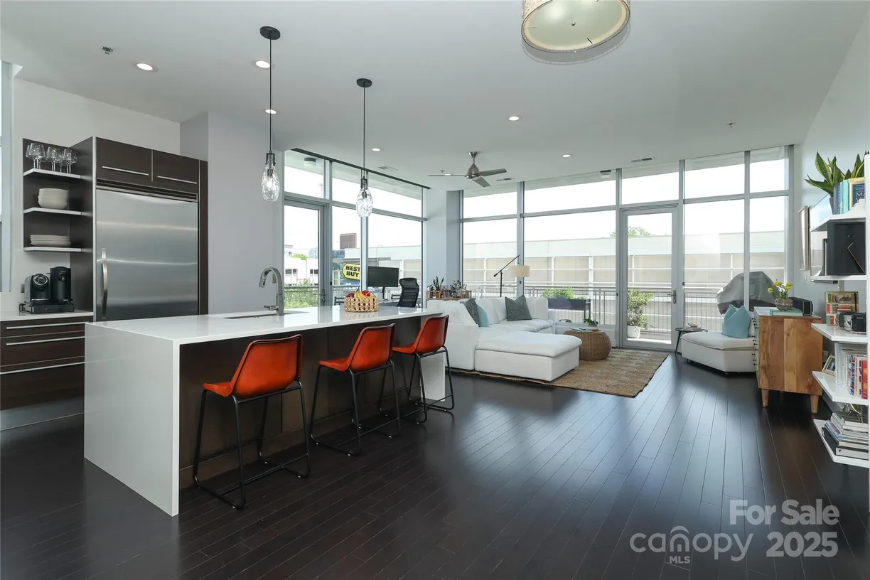 Charlotte Real Estate | View 1100 Metropolitan Avenue, 314 | 1 Bed, 1 Bath