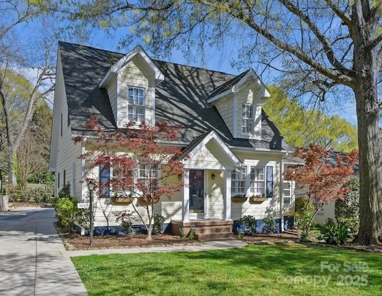 Charlotte Real Estate | View 3005 Somerset Drive | 4 Beds, 3 Baths