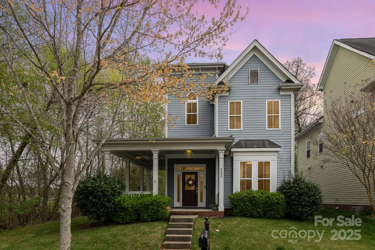 Charlotte Real Estate | View 9832 Sunriver Road | 3 Beds, 2 Baths