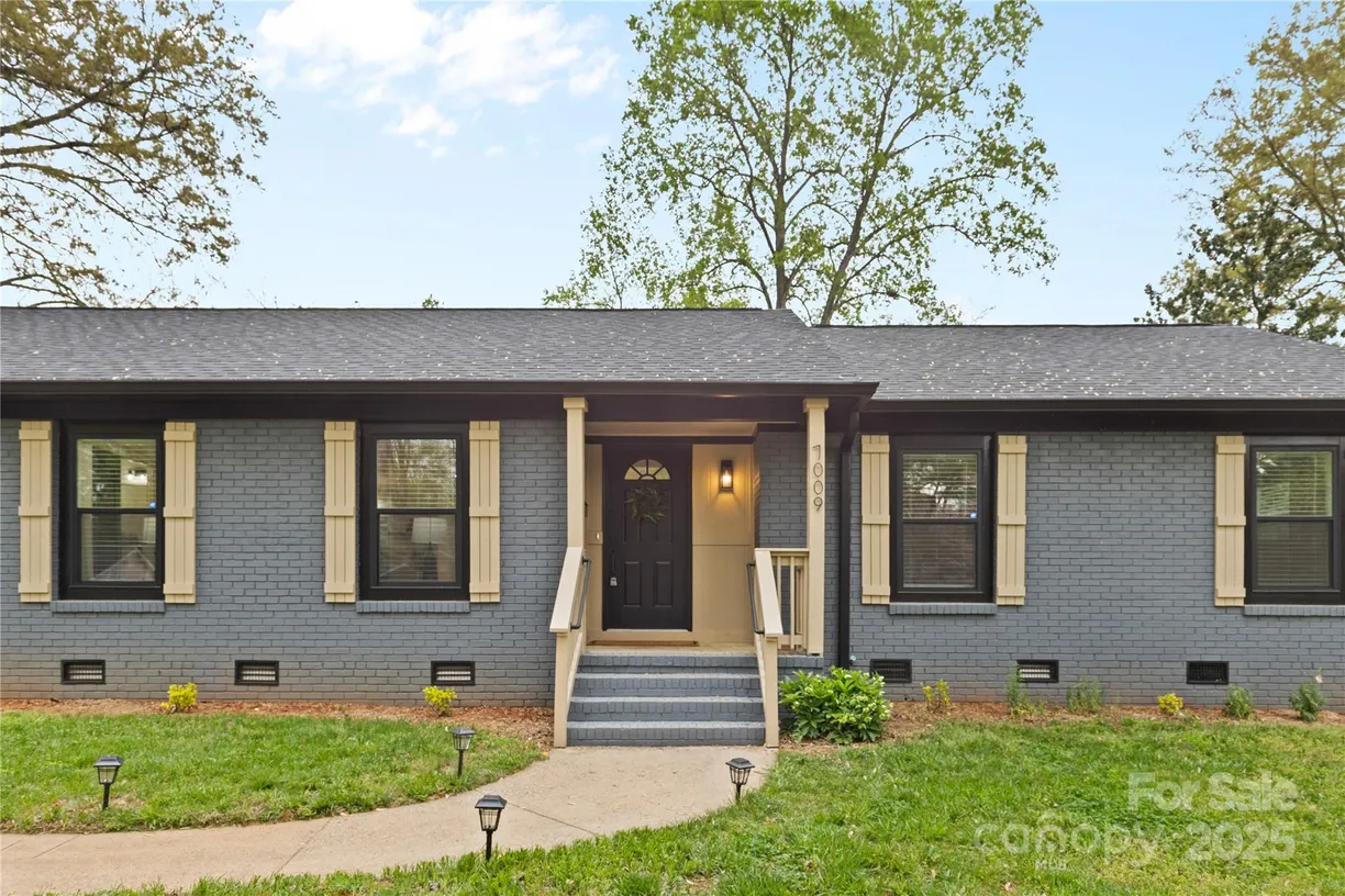 Charlotte Real Estate | View 7009 Wrentree Drive | Listing