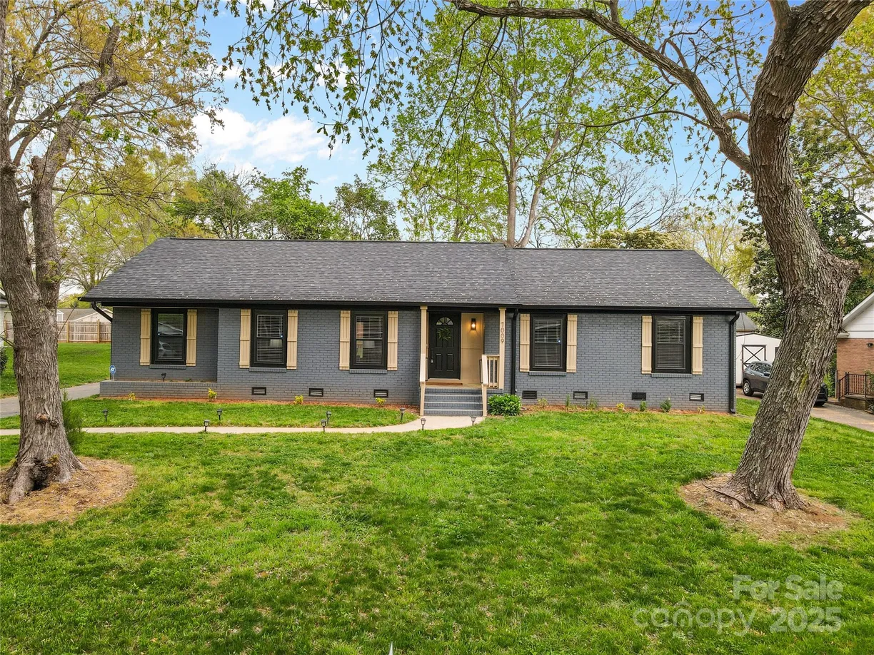 Charlotte Real Estate | View 7009 Wrentree Drive | Listing
