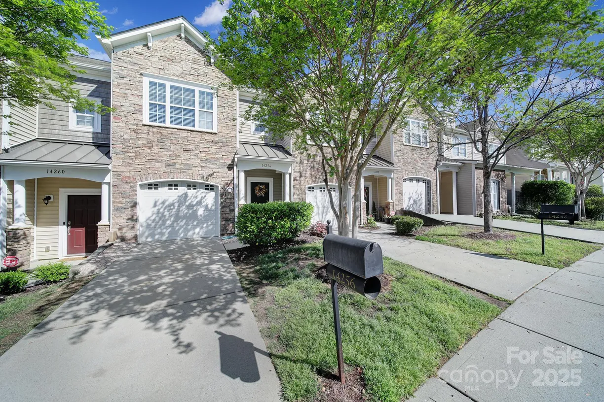 Charlotte Real Estate | View 14256 Drake Watch Lane | 3 Beds, 2 Baths