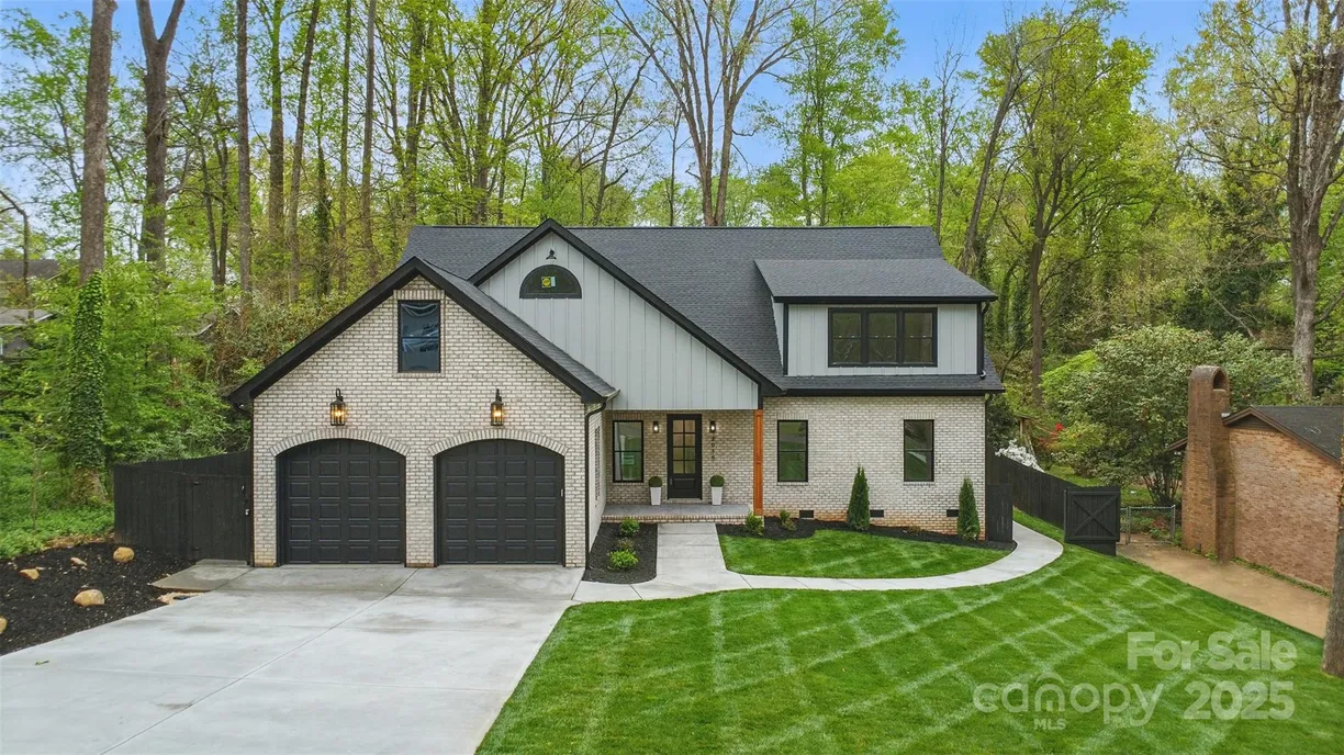 Charlotte Real Estate | View 3038 Northampton Drive | 5 Beds, 5 Baths