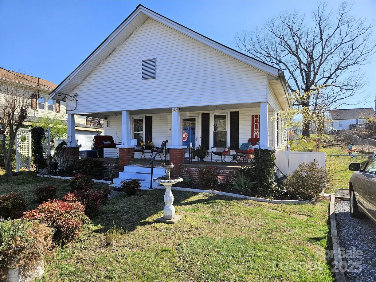 Charlotte Real Estate | View 413 Morganton Street | 2 Beds, 1 Bath