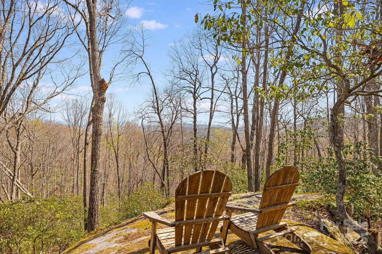 Charlotte Real Estate | View 650 Faircrest Lane | Listing
