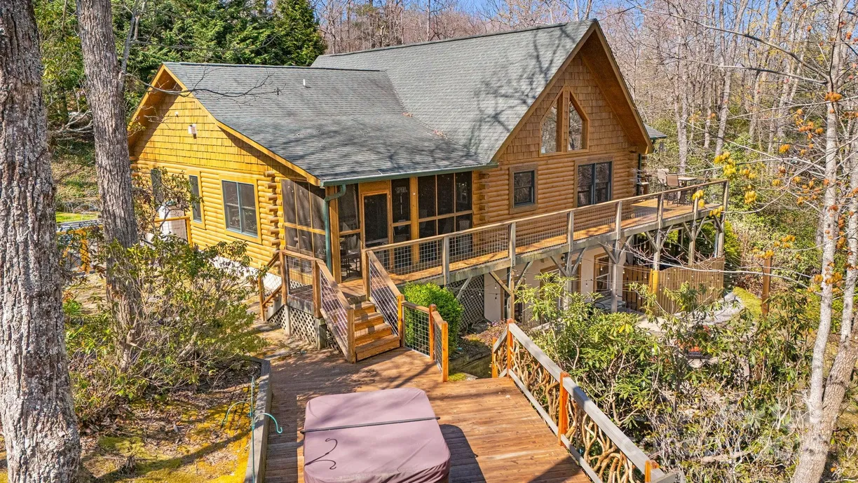 Charlotte Real Estate | View 650 Faircrest Lane | Listing