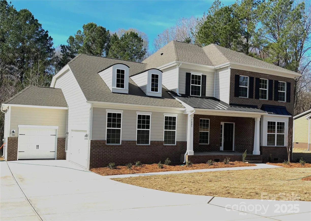 Charlotte Real Estate | View 7005 New Town Road | 5 Beds, 4 Baths