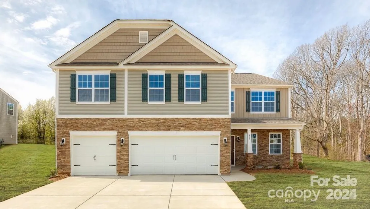 Charlotte Real Estate | View 7115 Teague Drive | 5 Beds, 3 Baths