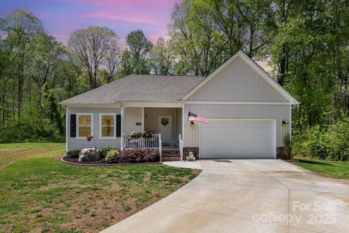Charlotte Real Estate | View 2402 Winfield Street | 3 Beds, 2 Baths