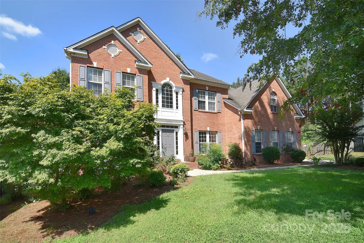 Charlotte Real Estate | View 15964 Cumnor Lane | 5 Beds, 2 Baths