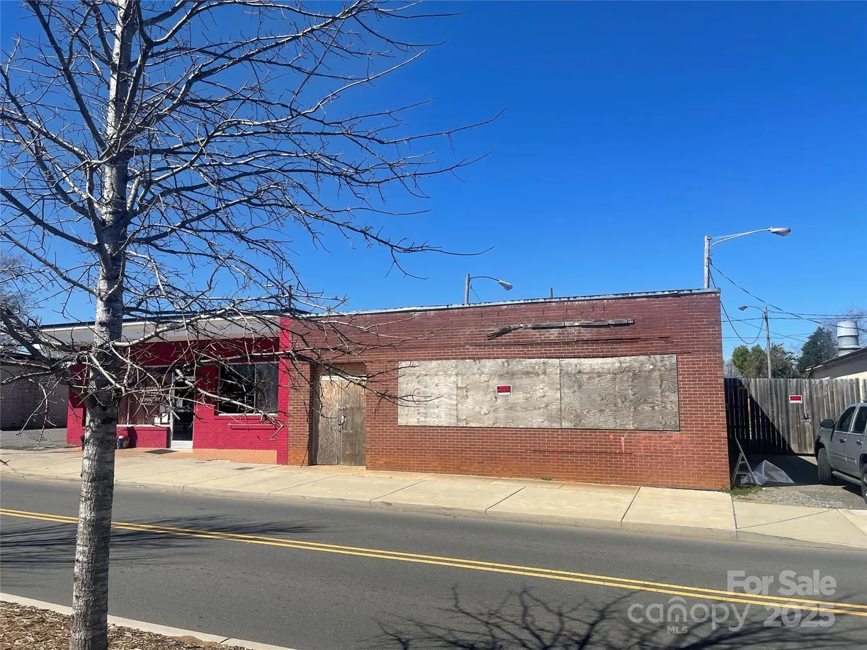 Charlotte Real Estate | View 414 W Main Avenue