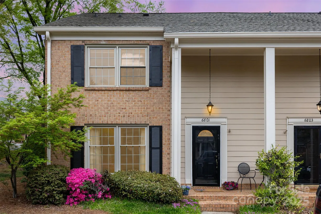 Charlotte Real Estate | View 6801 Dumbarton Drive | 3 Beds, 2 Baths