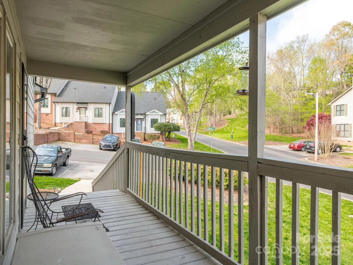 Charlotte Real Estate | View 1022 Kenilworth Court | Listing