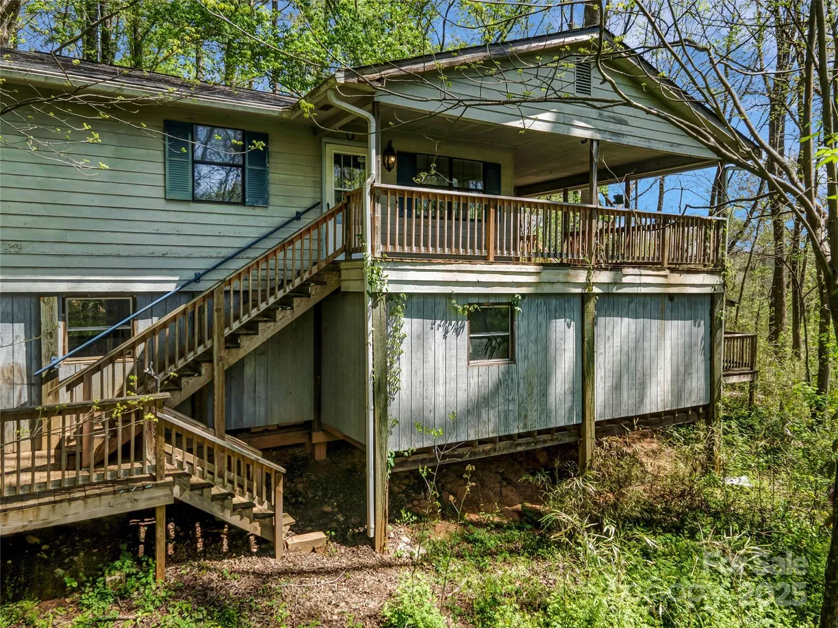 Charlotte Real Estate | View 322 Electra Lane | 2 Beds, 2 Baths