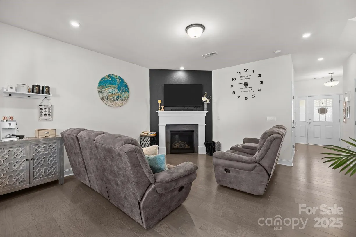 Charlotte Real Estate | View 1245 Pebble Grove Drive | 3 Beds, 2 Baths