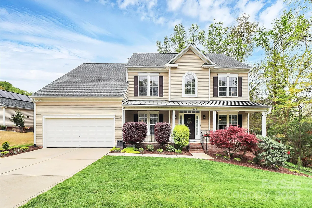 Charlotte Real Estate | View 4086 Buckingham Drive | 5 Beds, 3 Baths