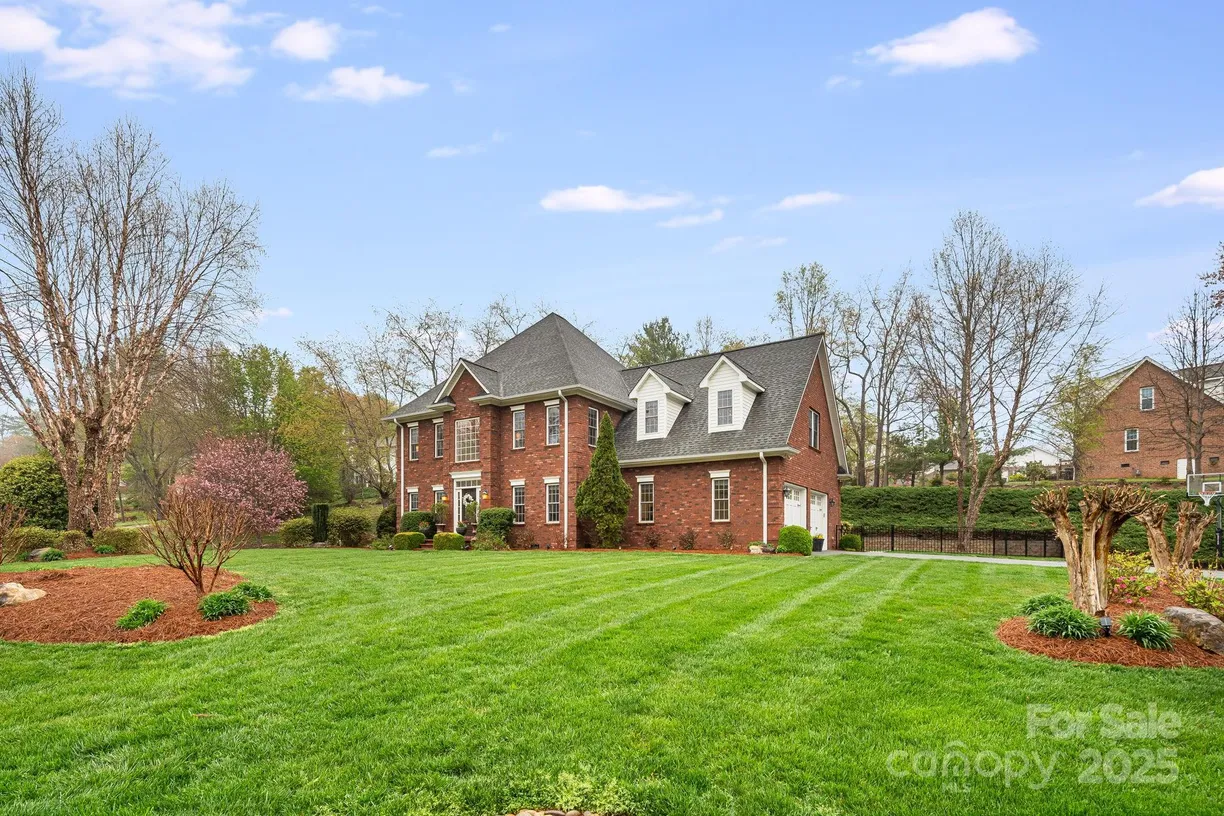 Charlotte Real Estate | View 201 Springwood Drive | 4 Beds, 3 Baths