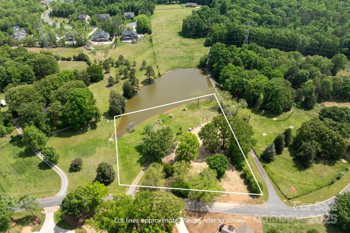 Charlotte Real Estate | View 8805 Wingard Drive | 5 Beds, 4 Baths