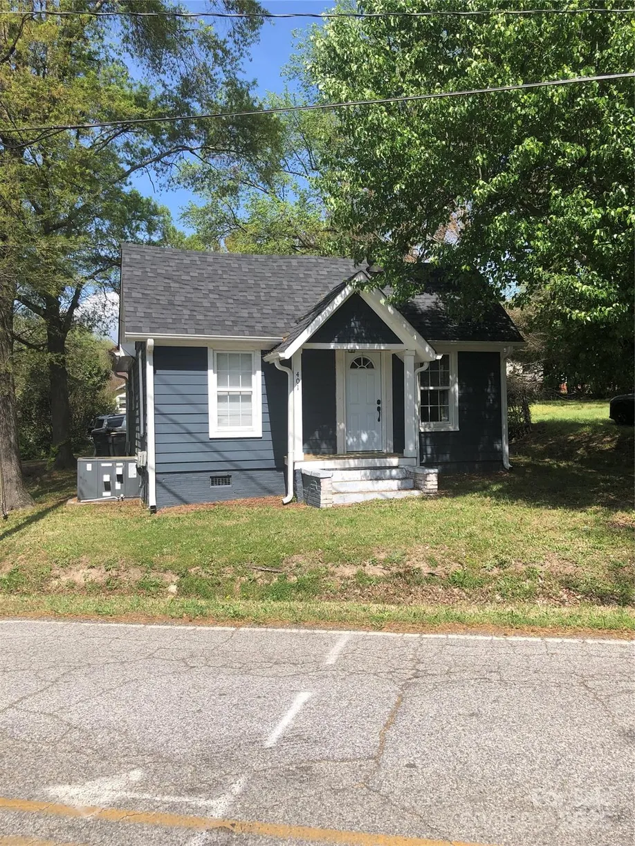 Charlotte Real Estate | View 401 Plymouth Street | 2 Beds, 1 Bath