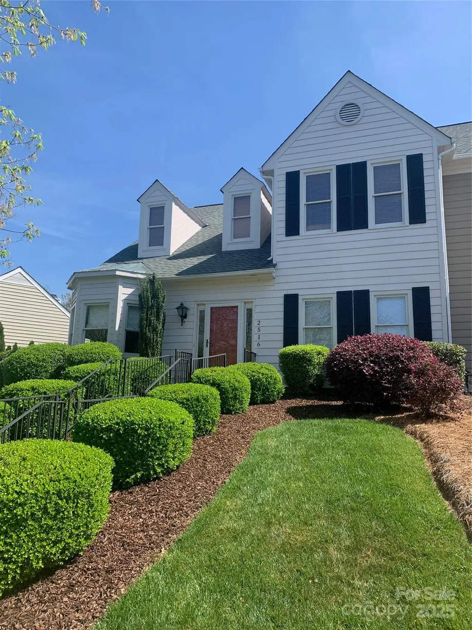 Charlotte Real Estate | View 2516 Middlebridge Lane | 4 Beds, 2 Baths