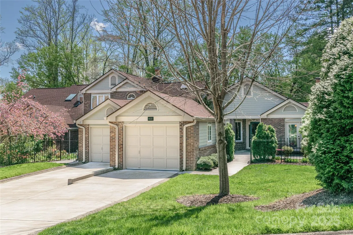 Charlotte Real Estate | View 102 Glenbrook Drive | 2 Beds, 2 Baths