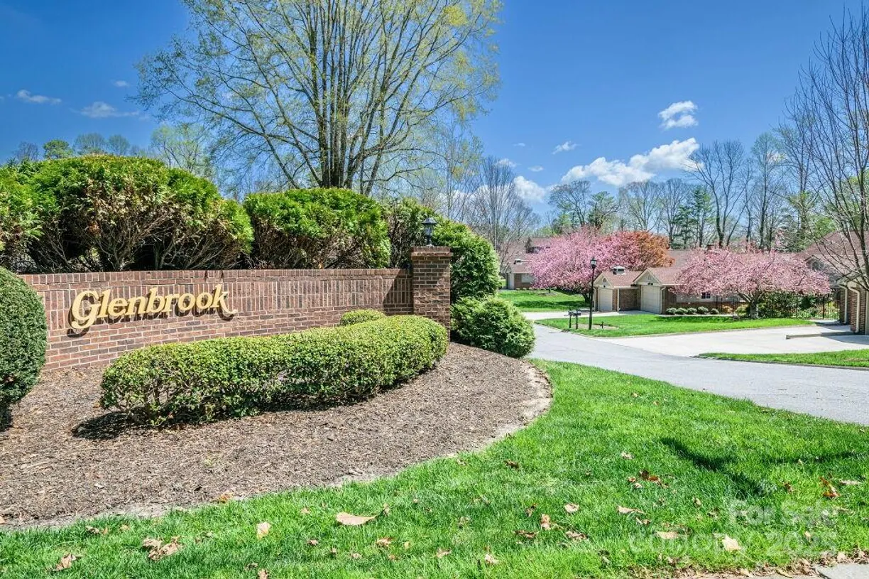 Charlotte Real Estate | View 102 Glenbrook Drive | Listing