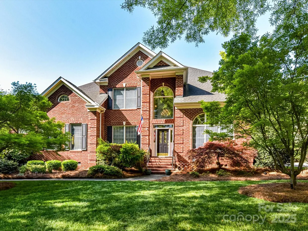 Charlotte Real Estate | View 7012 Chadwyck Farms Drive | 4 Beds, 3 Baths