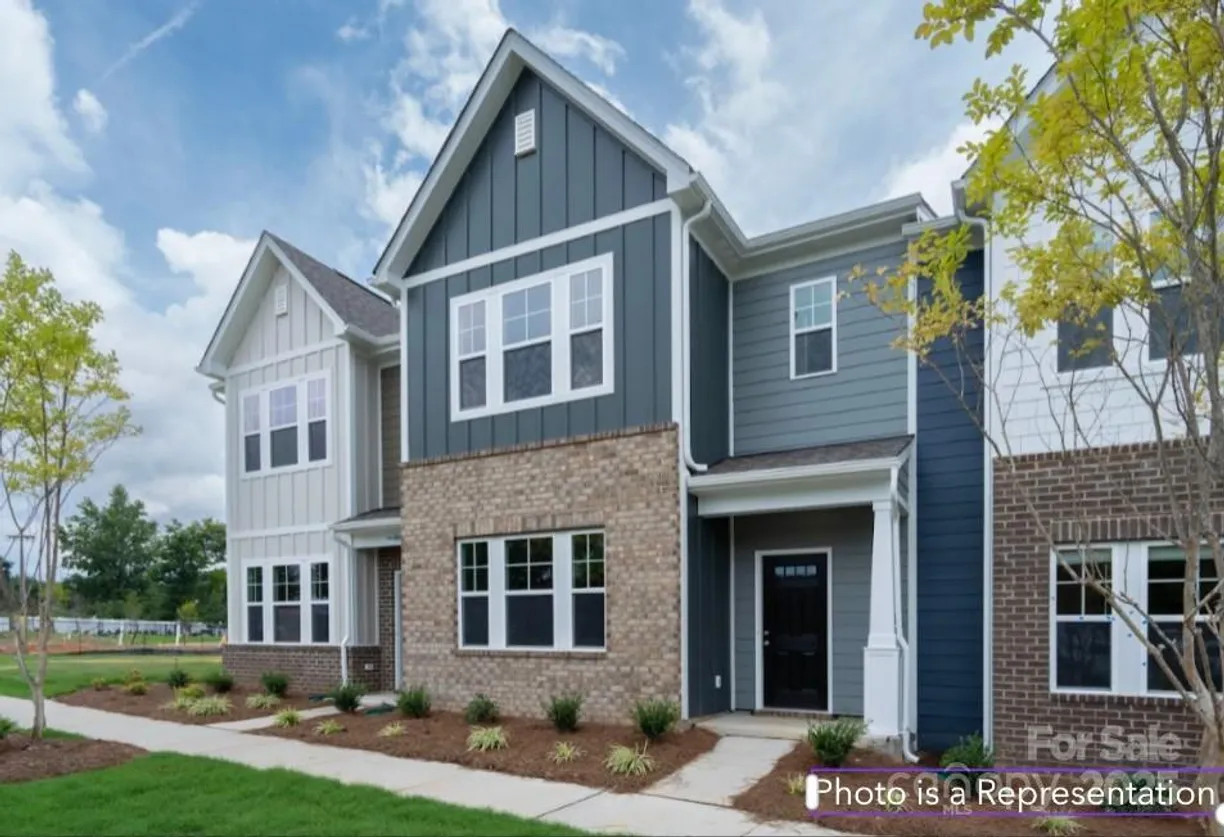 Charlotte Real Estate | View 467 Shasta Street, 5104 | 3 Beds, 2 Baths