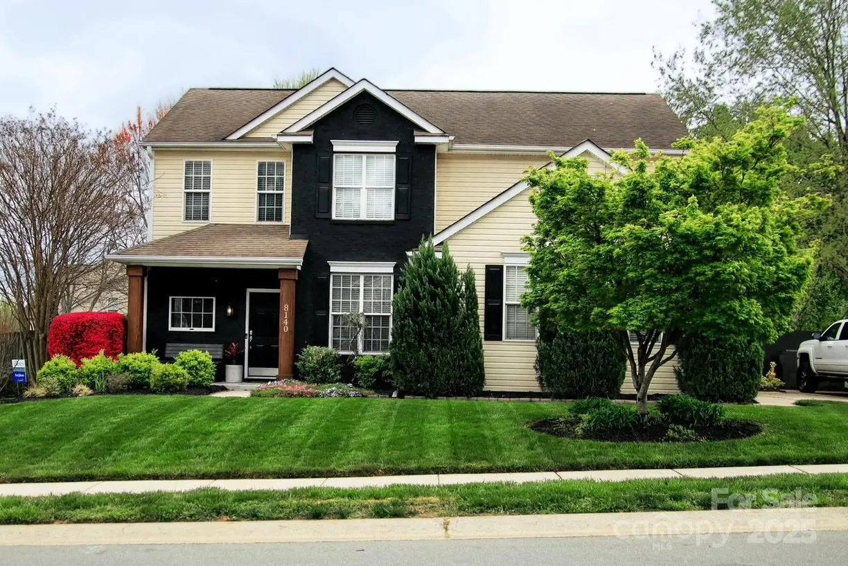 Charlotte Real Estate | View 8140 Laurel Run Drive | 4 Beds, 2 Baths