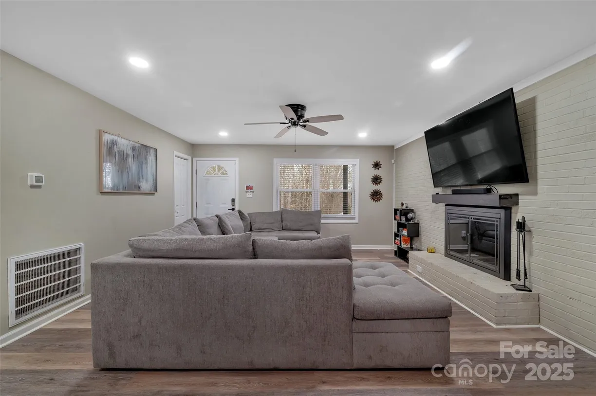 Charlotte Real Estate | View 140 Wandering Lane | Listing