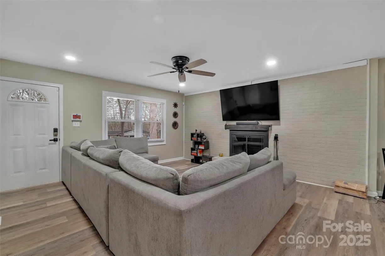 Charlotte Real Estate | View 140 Wandering Lane | Listing