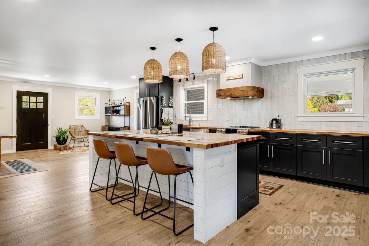 Charlotte Real Estate | View 95 Hunters Ridge Road | Listing