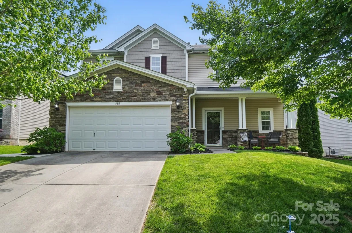 Charlotte Real Estate | View 9312 Seamill Road | 3 Beds, 2 Baths