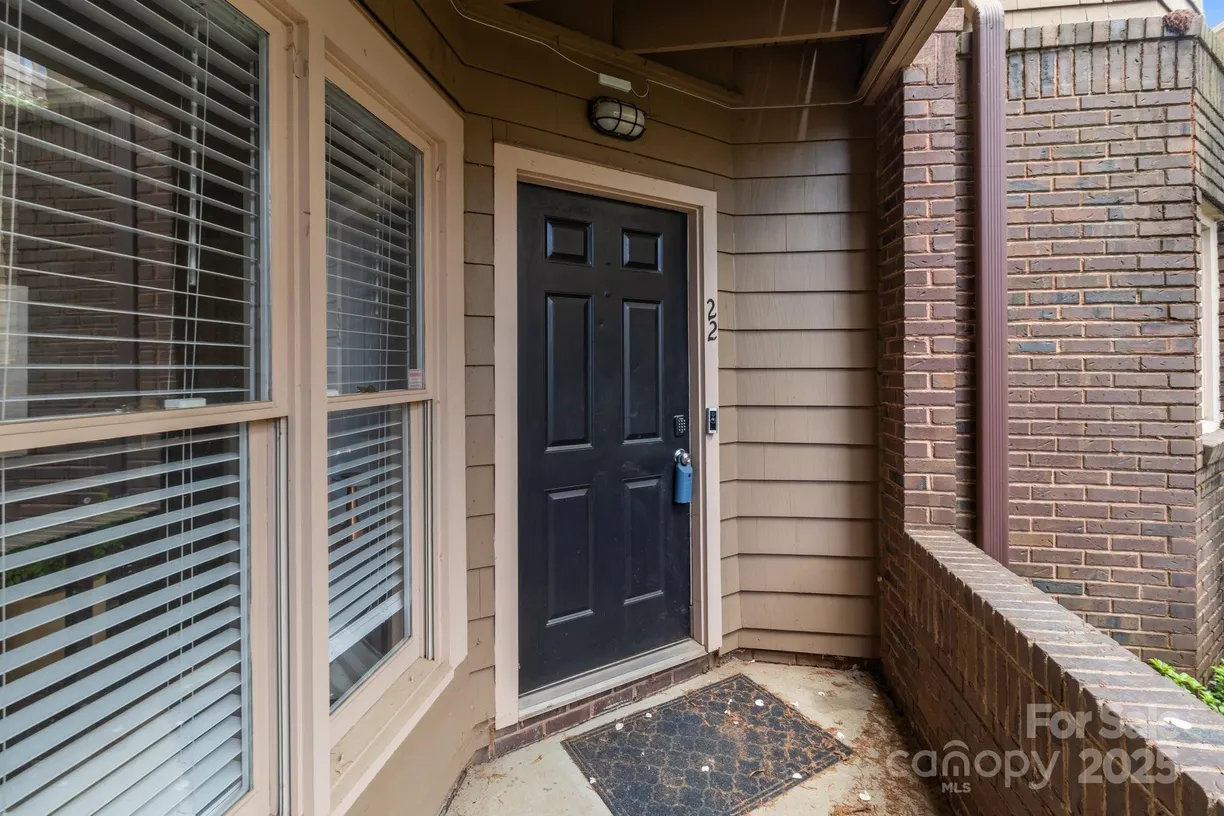 Charlotte Real Estate | View 1109 E Morehead Street, 22 | Listing