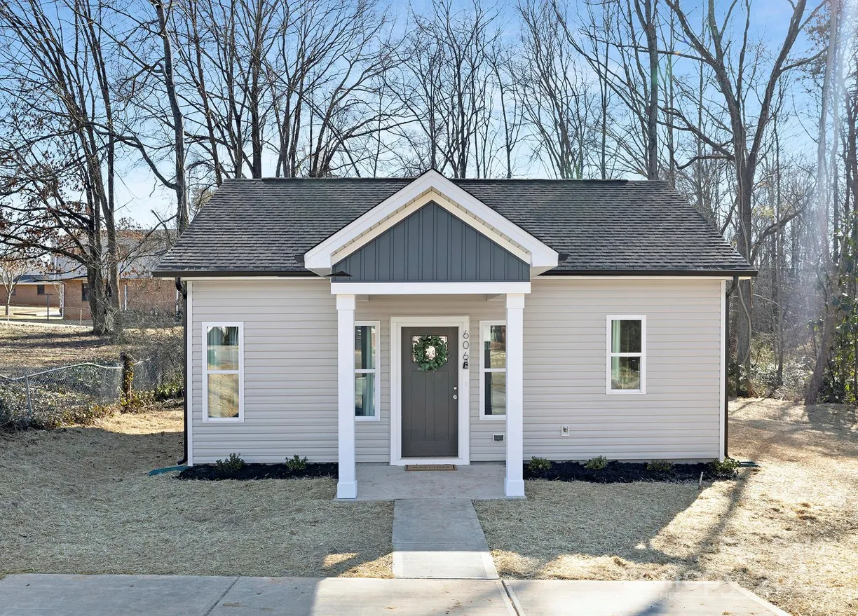 Charlotte Real Estate | View 606 S 10th Street | 2 Beds, 1 Bath
