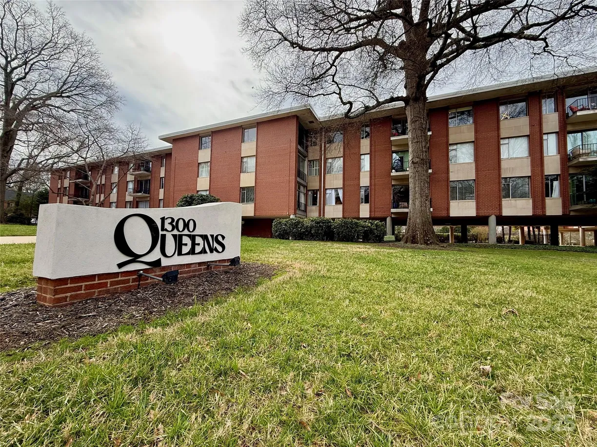 Charlotte Real Estate | View 1300 Queens Road, 210 | 2 Beds, 2 Baths