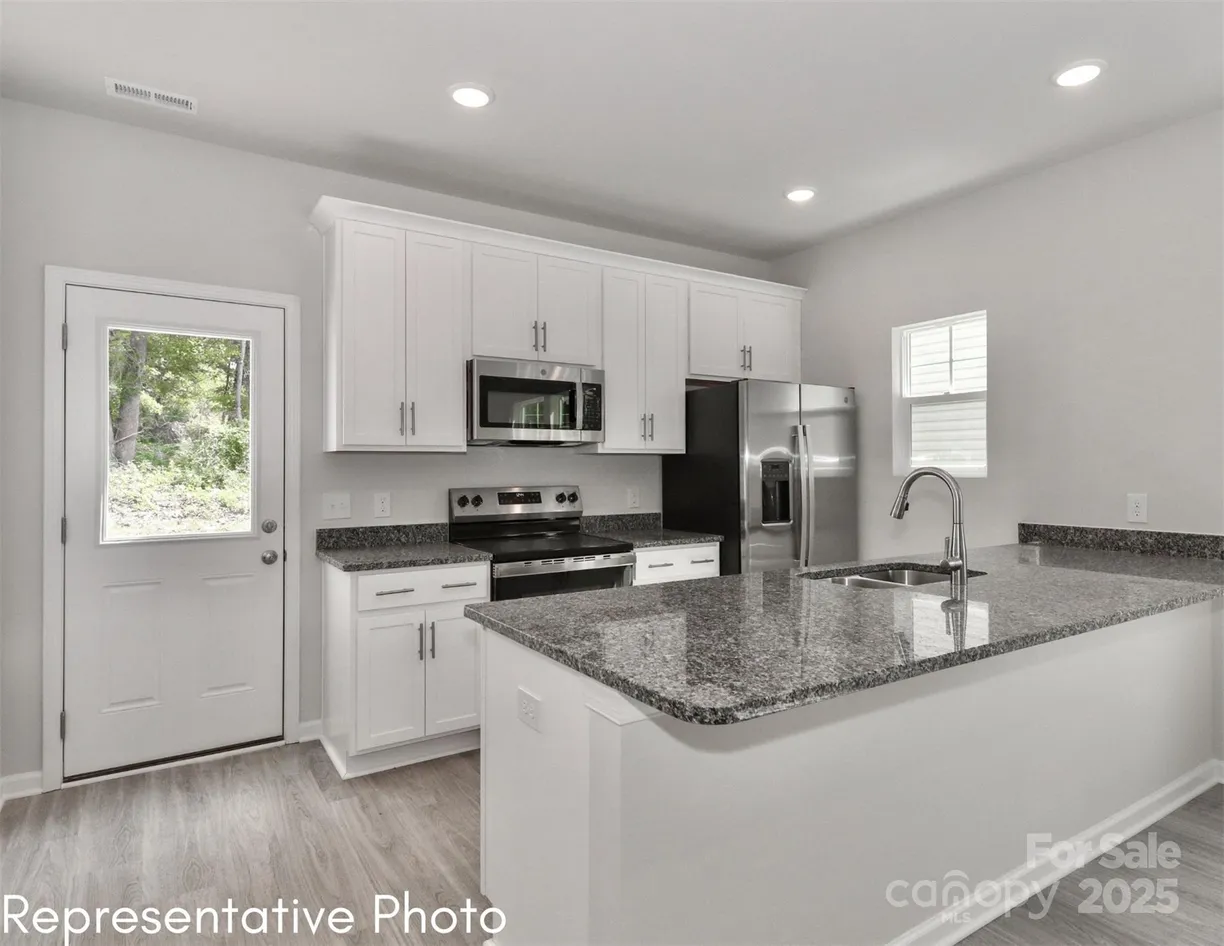 Charlotte Real Estate | View 552 Ridge Avenue | Listing