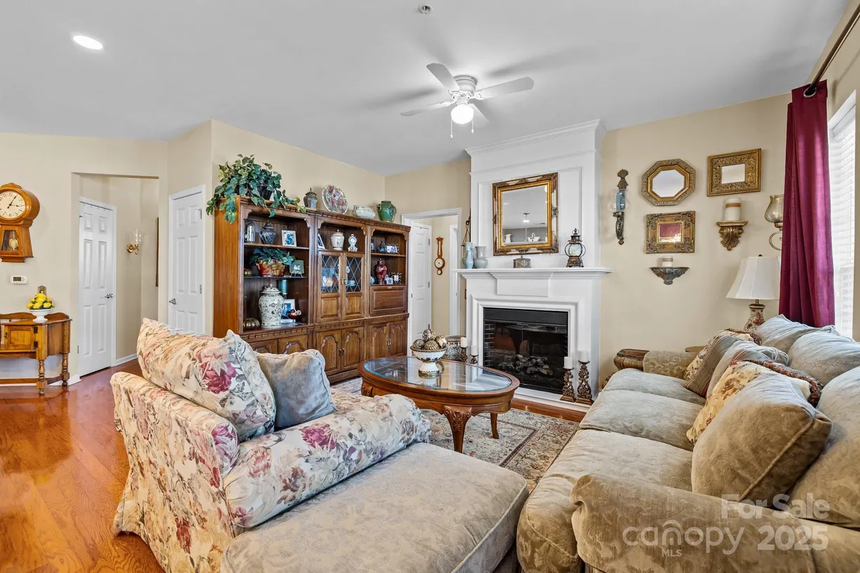 Charlotte Real Estate | View 14869 Santa Lucia Drive | 3 Beds, 2 Baths