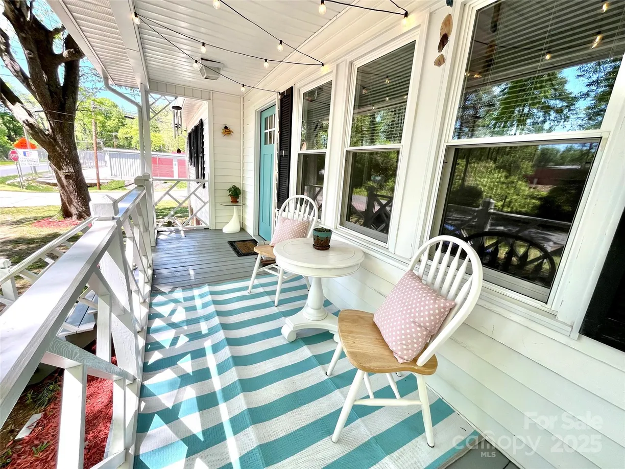 Charlotte Real Estate | View 903 Lakeview Street | Listing