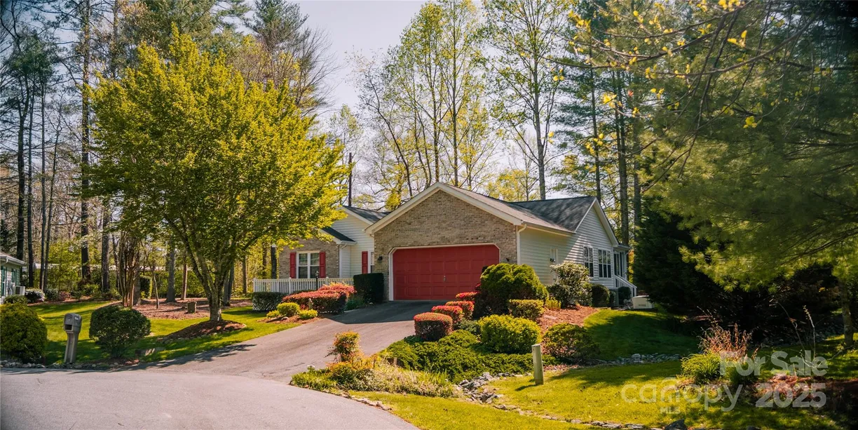 Charlotte Real Estate | View 9 Manakiki Court | 3 Beds, 2 Baths