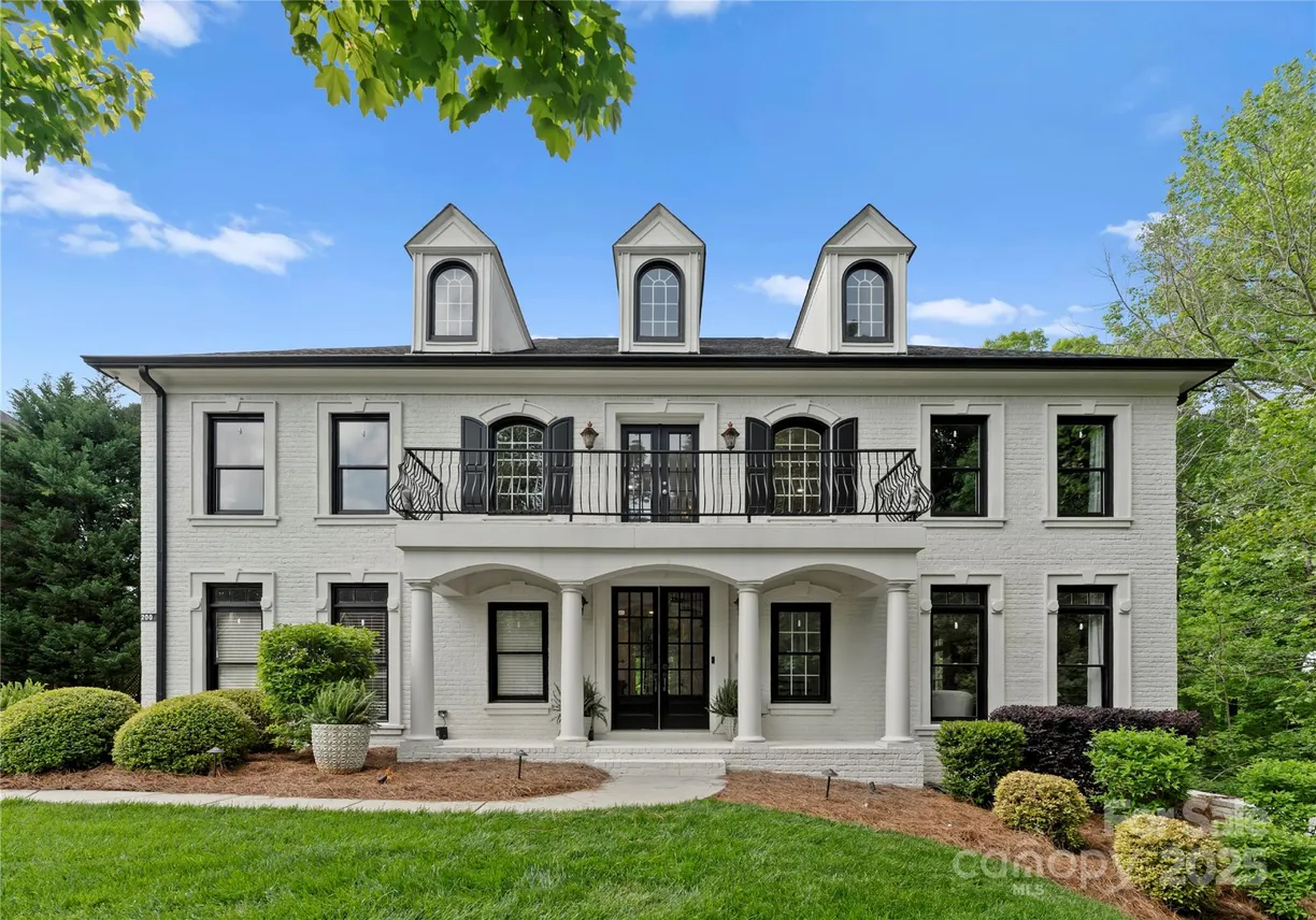 Charlotte Real Estate | View 200 Royalton Place | 5 Beds, 4 Baths