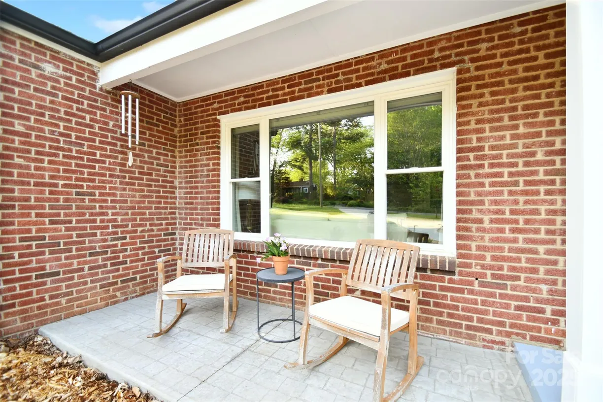 Charlotte Real Estate | View 2121 Arnold Drive | Listing