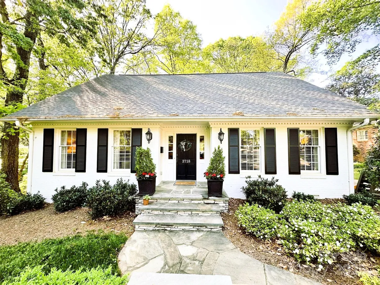 Charlotte Real Estate | View 3718 Barclay Downs Drive | 4 Beds, 3 Baths