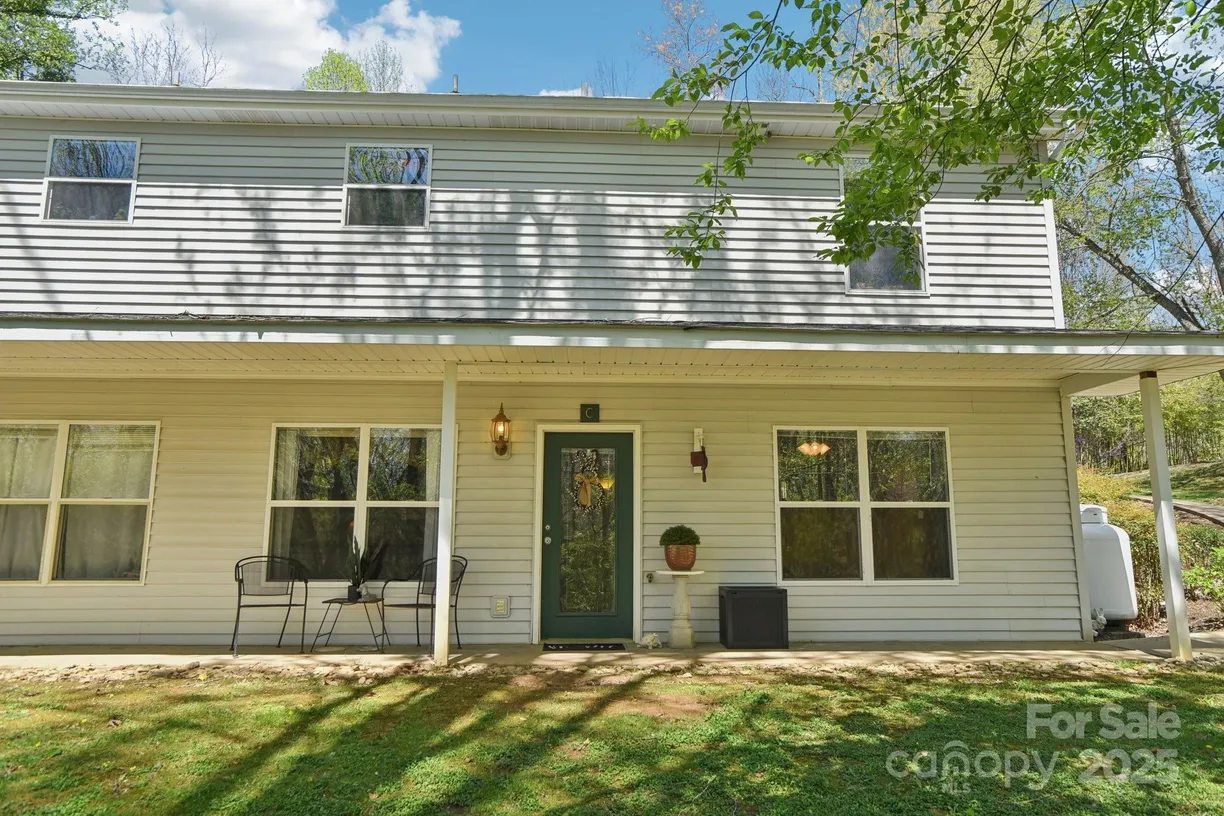 Charlotte Real Estate | View 36 Queen Road, C | 2 Beds, 2 Baths